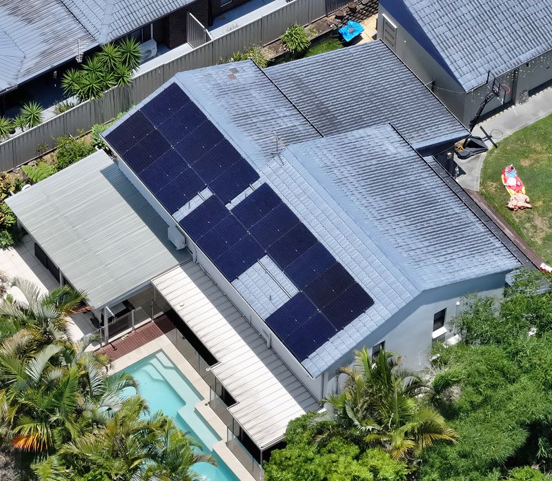 659b534a8861b35ea6b016a9_House with Solar Panels 5-p-800 (1)