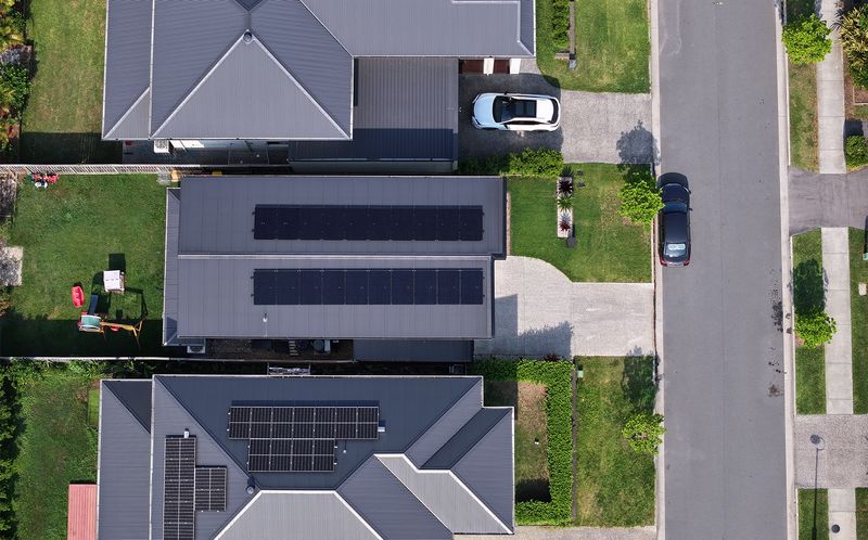 659b53af08197e3dee9a8aeb_House with Solar Panels 6-p-800